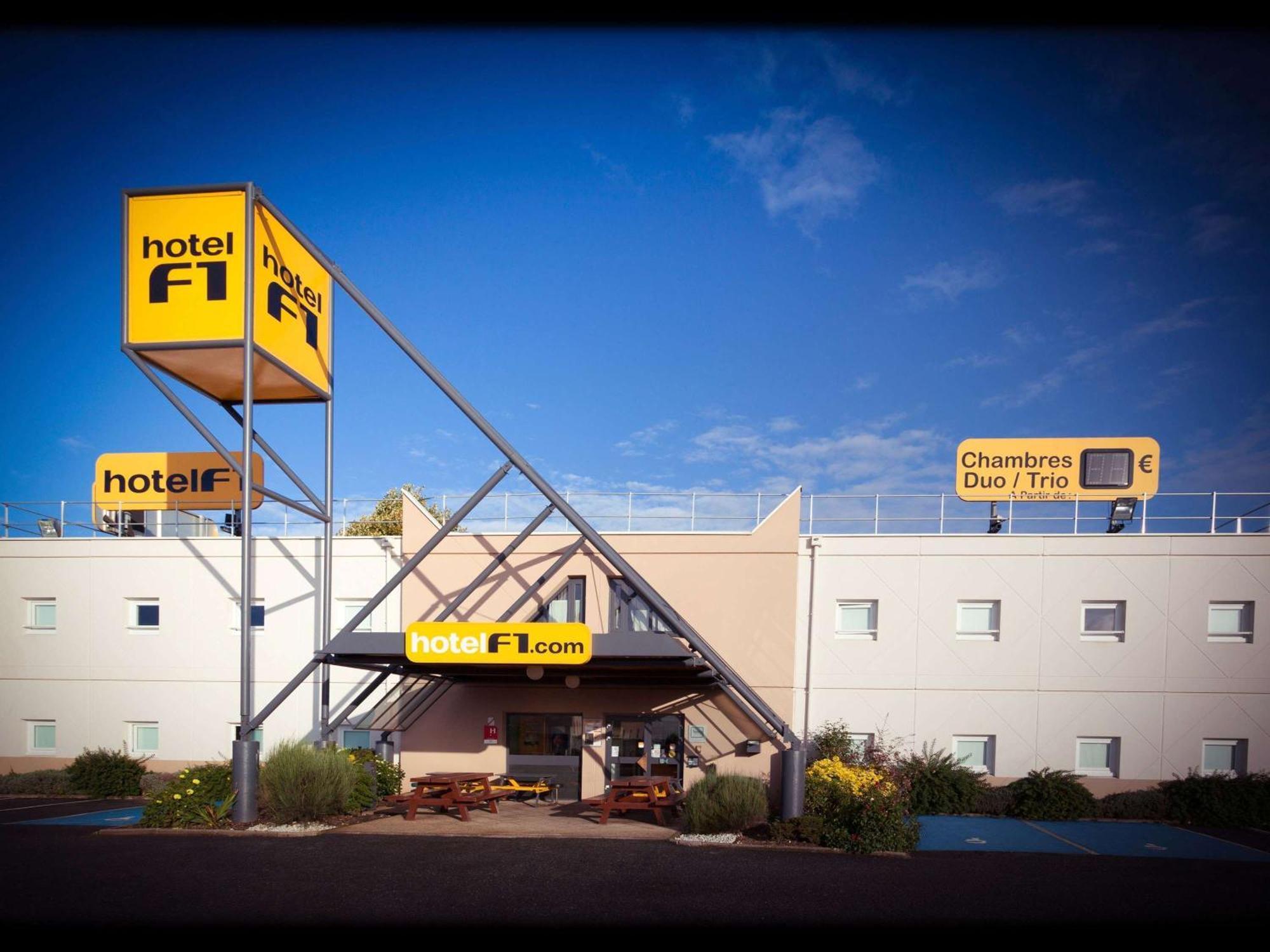 Hotelf1 Villeneuve Loubet Exterior foto